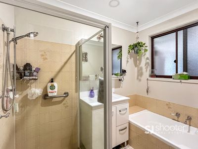 4 Halley Place, Dubbo