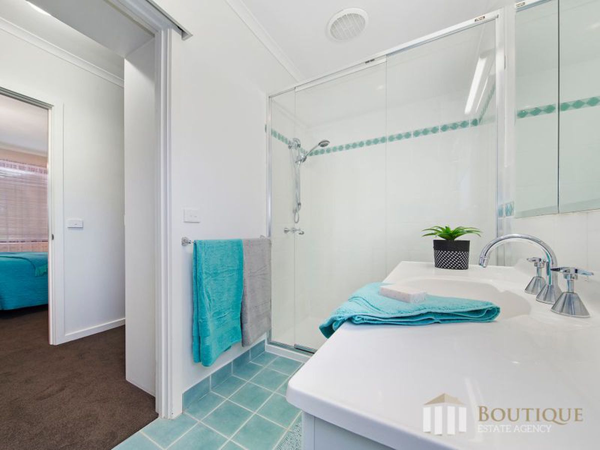 2 / 94 Bellbrook Drive, Dandenong North