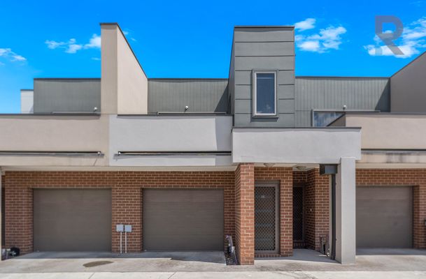 23 / 64 Escapade Boulevard, Craigieburn