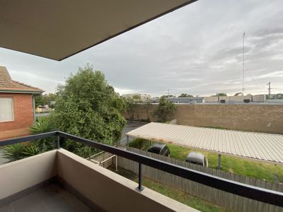 8 / 102 Synnot Street, Werribee