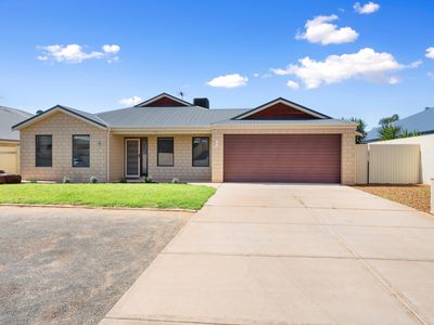 28 Tindals Crescent, Hannans