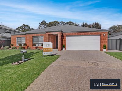 12 Fairway Drive, Waldara