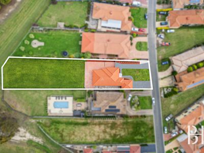 22 Lakeside Drive, Hidden Valley