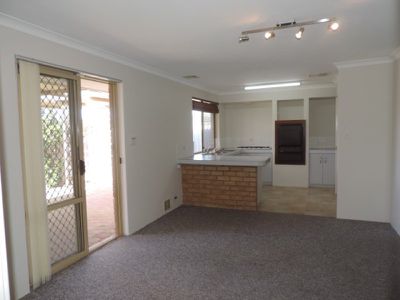 B / 8 Flora Gardens, Alexander Heights