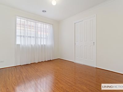 27 Fiona Court, Werribee