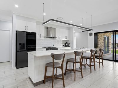 3 Broadway Court, Deebing Heights