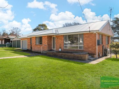 16 Amos Avenue, Blayney