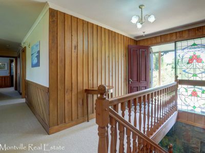 152-166 Western Avenue, Montville