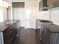 24 Walker Circuit, Undullah