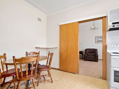 33 St Helena Parade, Eastlakes