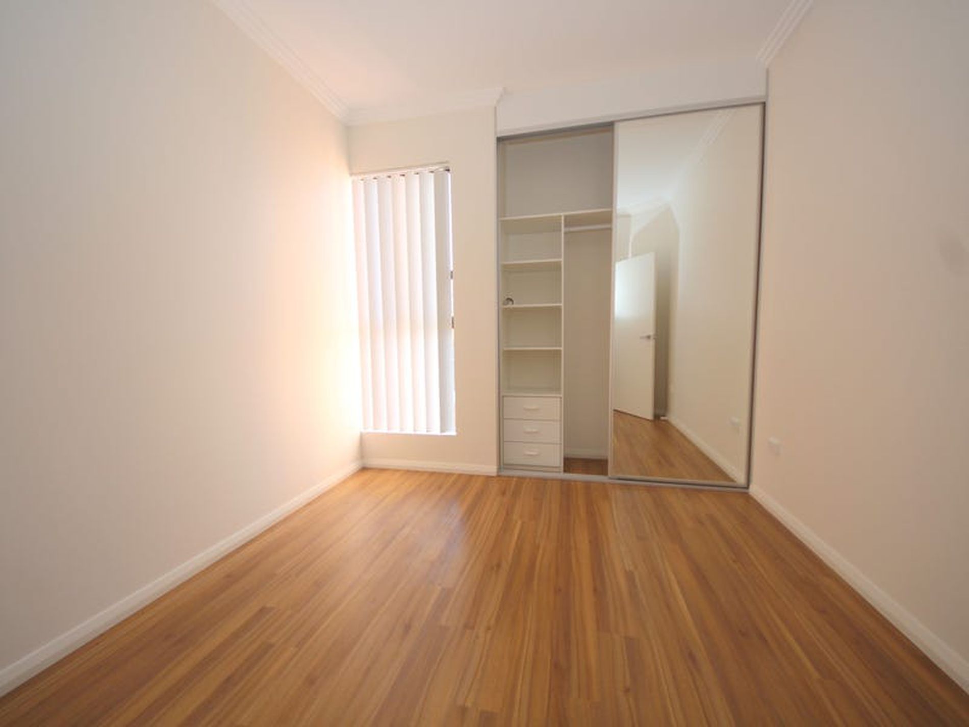 6 / 3 St Johns Avenue, Auburn