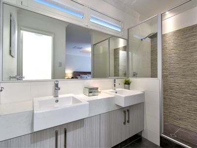 10 Fairy Parade, Alkimos