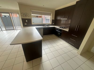 3 Radiata Close, Wyndham Vale