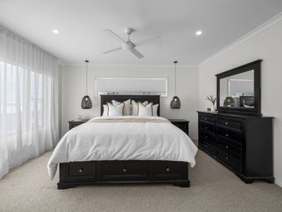 5 Lord Howe Circuit, Banya