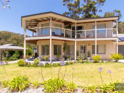 2 Maloney Close, Ocean Beach