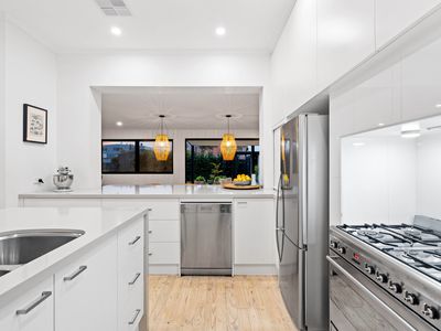 2 Warwick Avenue, North Brighton