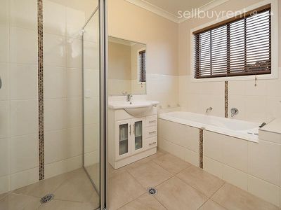 2 KILLARNEY COURT, Wodonga
