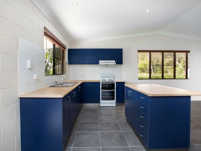 12 Duell Road, Cannonvale