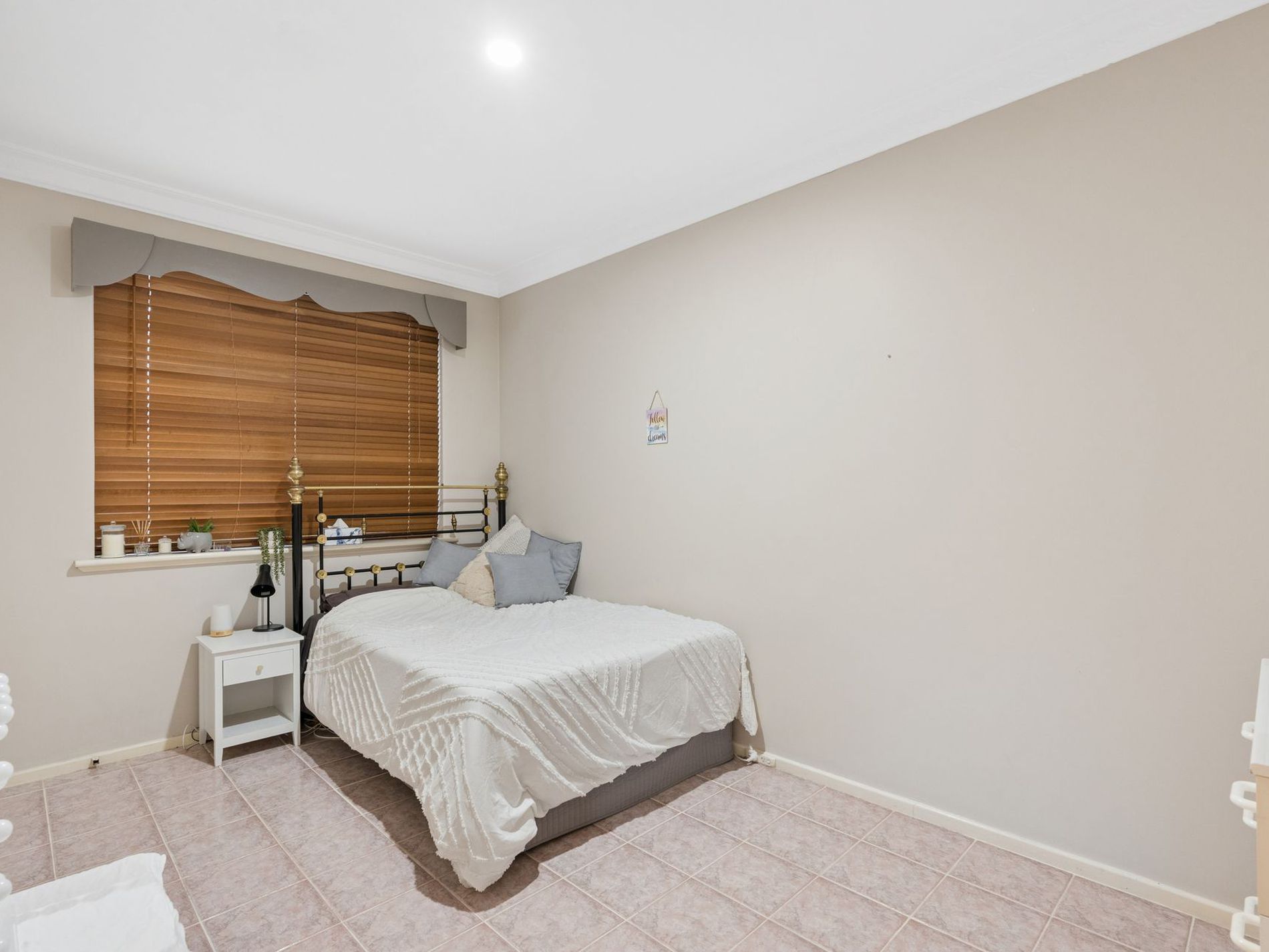 15 Glenbrook Road, Thornlie