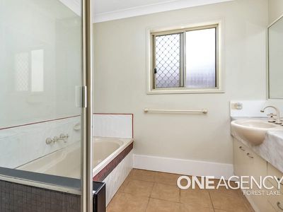 9 Mannix Pl, Forest Lake