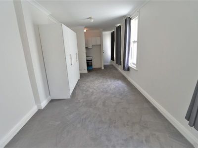 4 / 90 Cathedral Street, Woolloomooloo