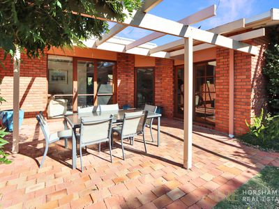 18 James Street, Horsham