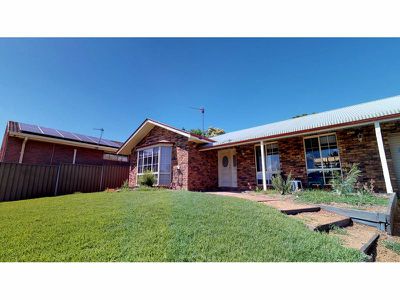 7 Lesley Place, Dubbo