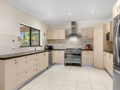 5 Norfolk Close, Holloways Beach