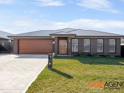 15 Lew Avenue, Eglinton