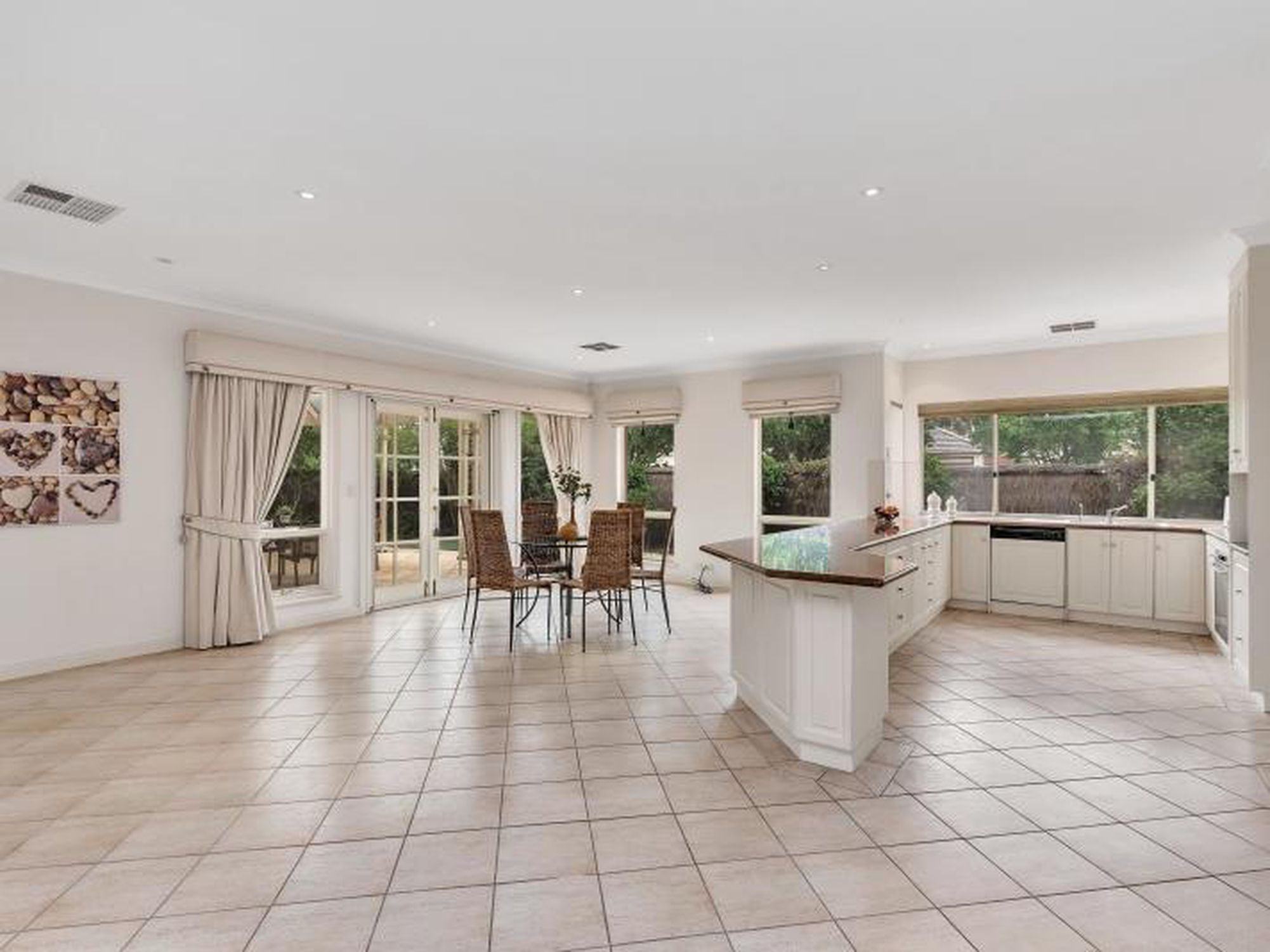 8 Alexander Court, Novar Gardens