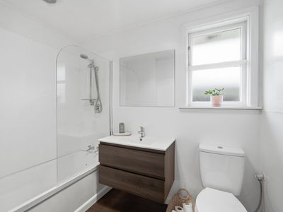 8 Dufek Crescent, Wigram