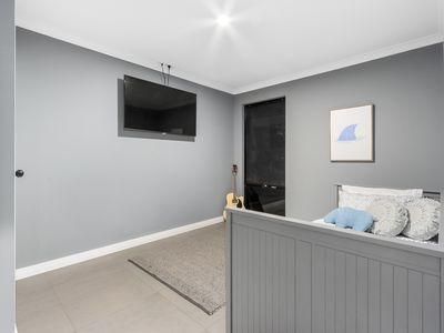 64 Hillhouse Way, Piara Waters