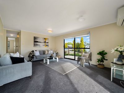 1 / 14 Moxham Grove, Massey