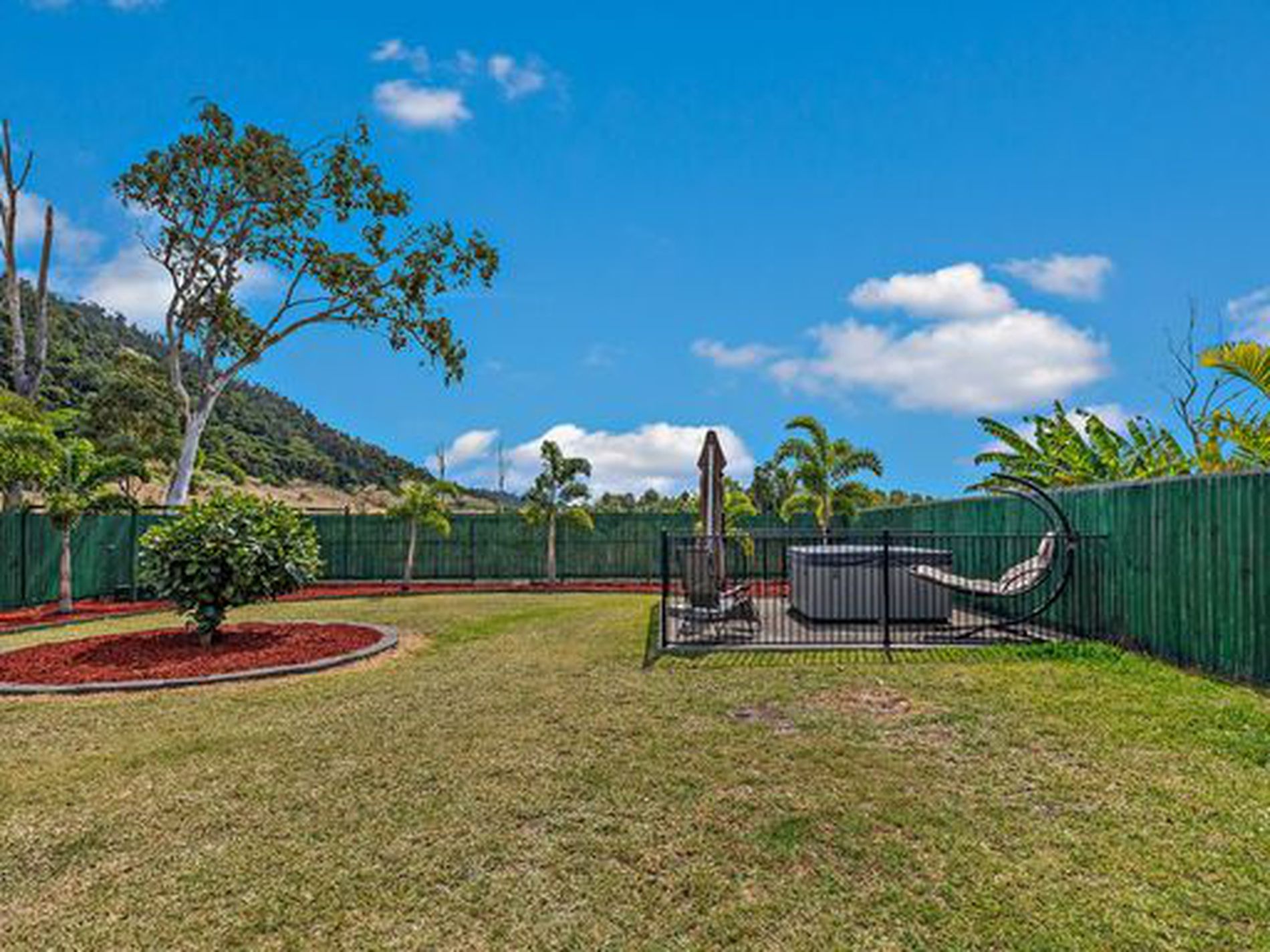 1 Discovery Drive (Langford Road), Flametree