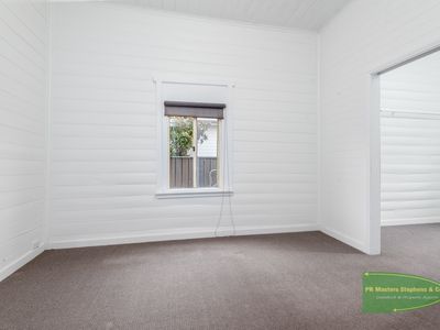 2 Main St           , Lyndhurst