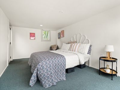 B / 352 Pine Hill Road, Liberton