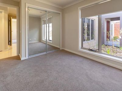2 / 365 MACAULEY STREET, Albury