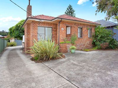 194 Northcliffe Drive, Warrawong