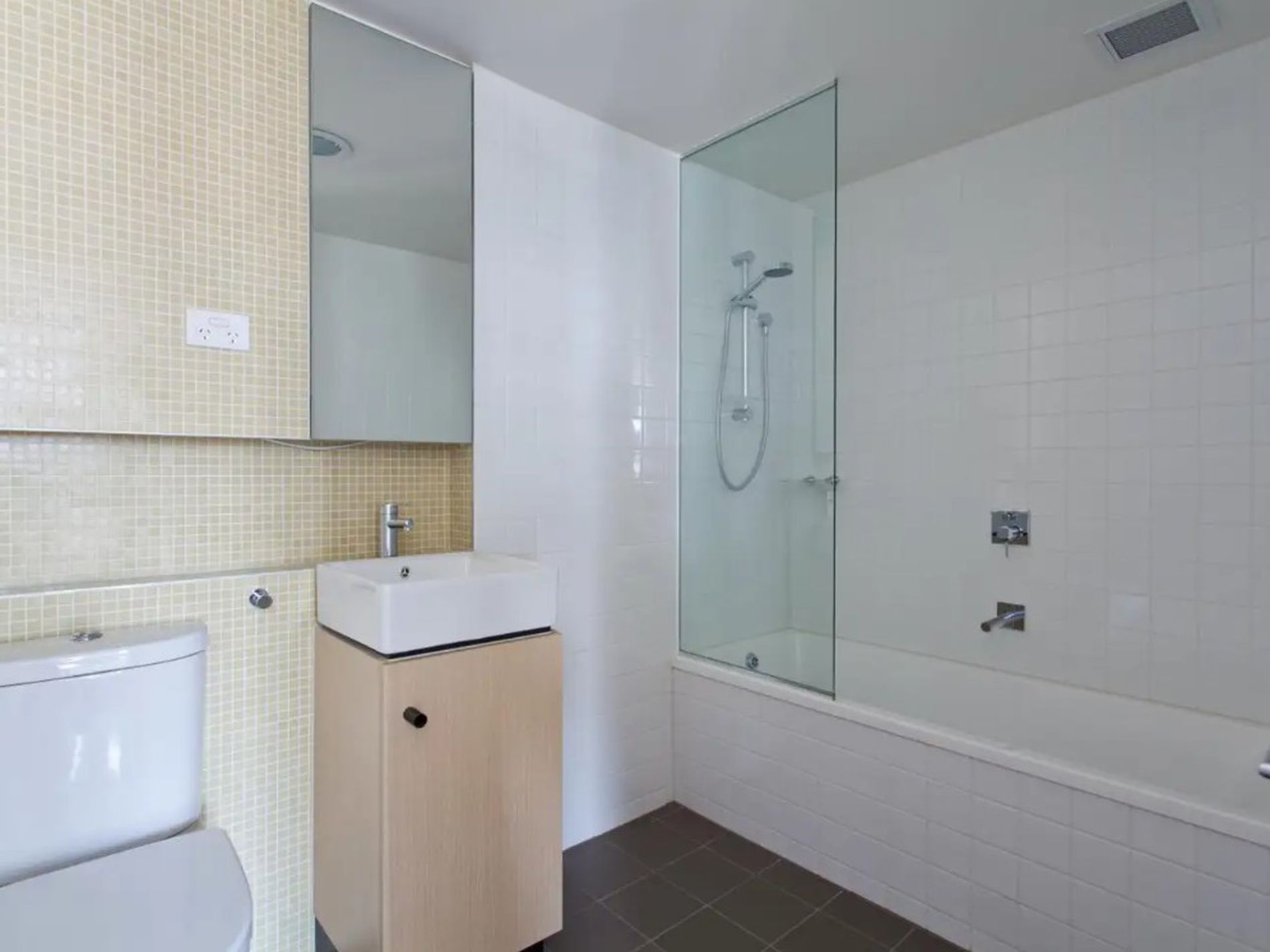 821 / 152 Sturt Street, Southbank