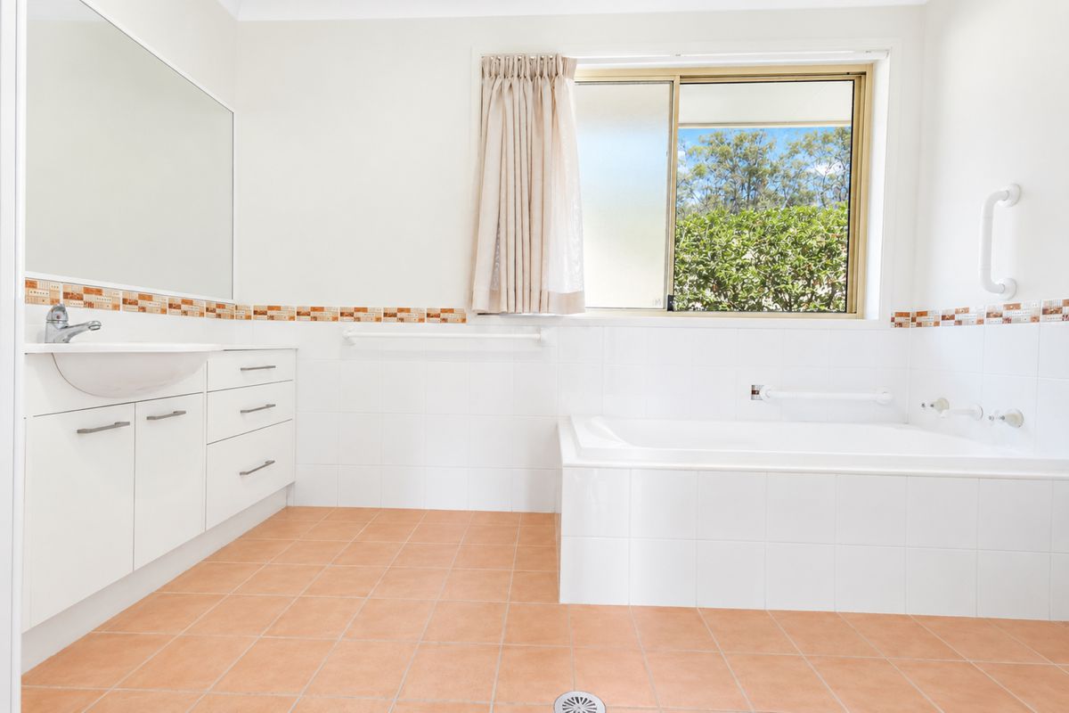 6 John Place, North Narooma