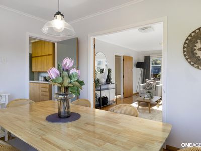 9 Woodstock Terrace, Tawa