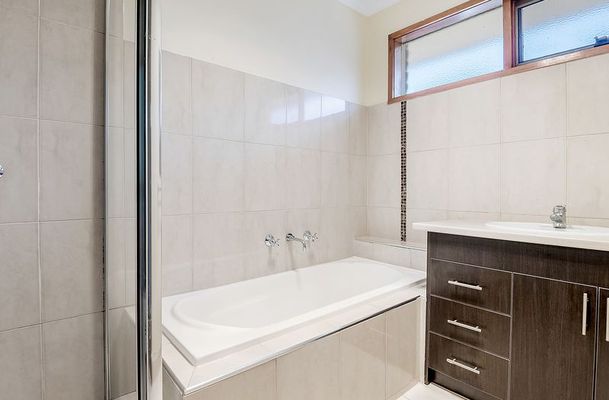 1 / 10 Newhaven Road, Craigieburn