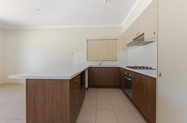 70 Hamilton Hume Parade, Craigieburn