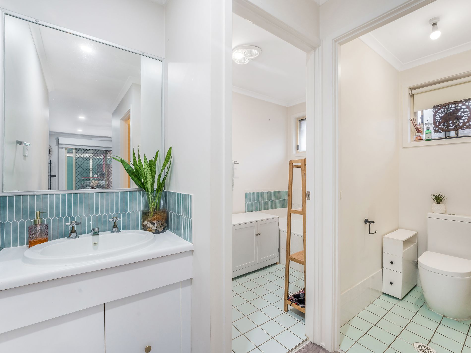 6 Moore Place, Currans Hill