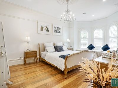 85 Napier Crescent, Essendon