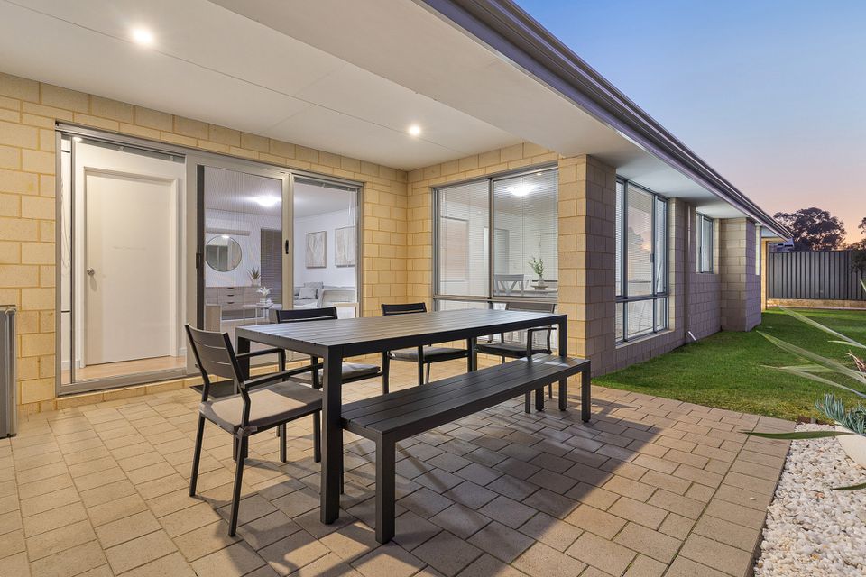 11 AUBURN WAY, Baldivis