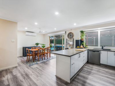 6 Moore Place, Currans Hill