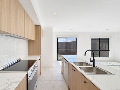 13 Poinciana Road, Thornhill Park