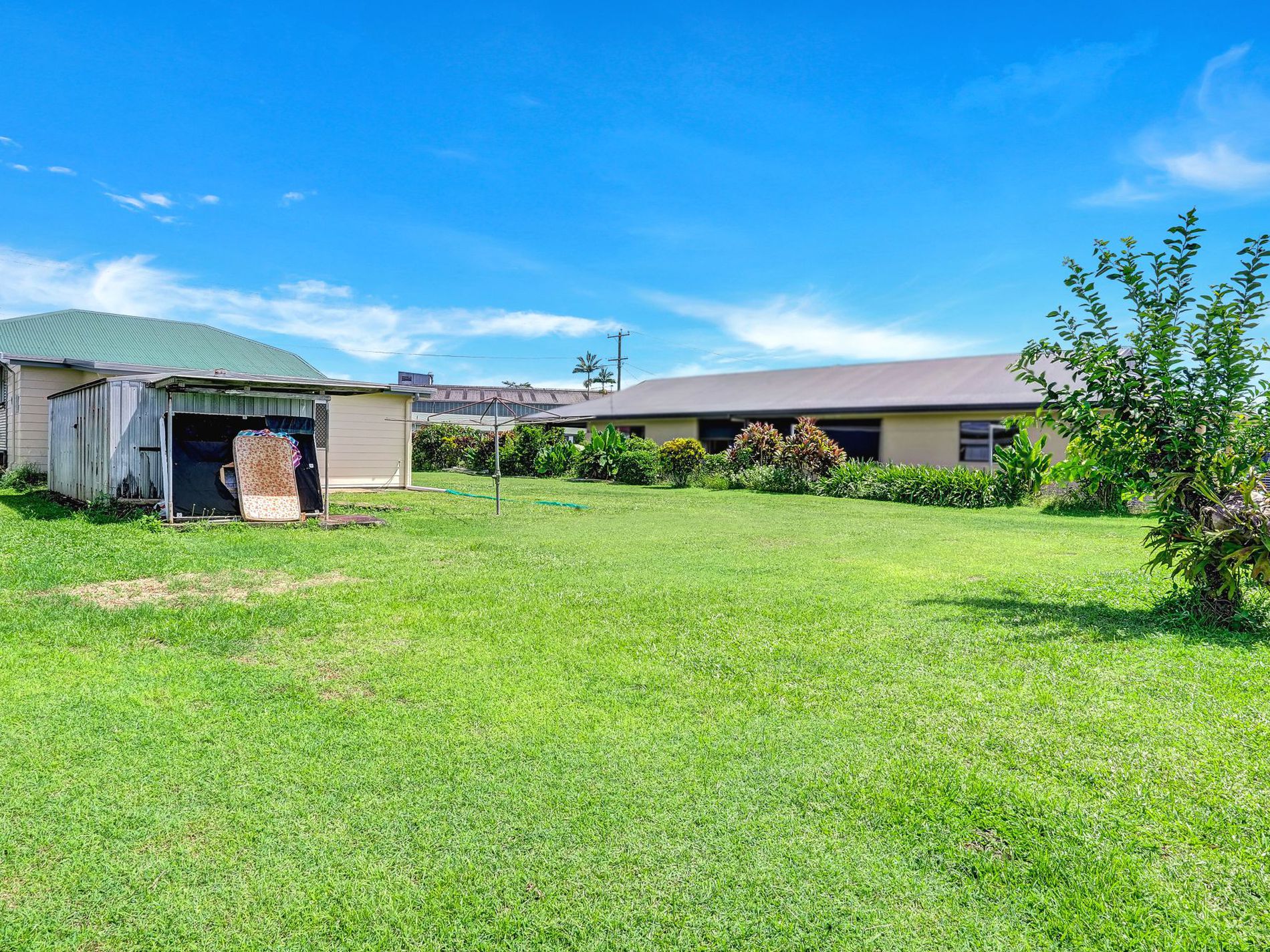 27 Meyer Ave, Wangan