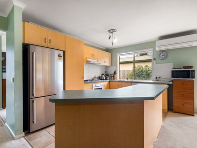 3 Trixia Place, Leopold